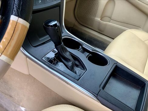 Used 2016 Toyota Camry LE image 16