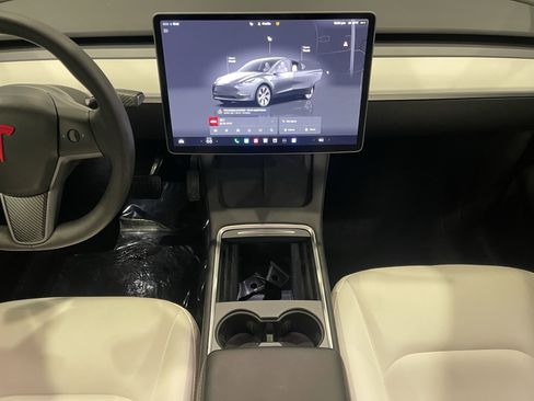 Used 2023 Tesla Model Y Long Range image 15