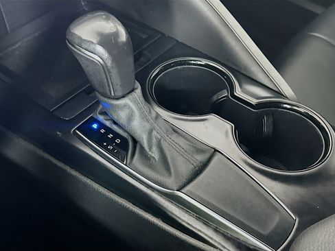 Used 2020 Toyota Camry SE FWD image 24