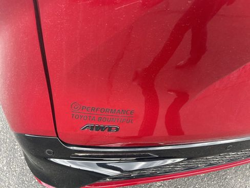 Used 2024 Toyota Sienna XSE w/ XSE Premium Package image 15