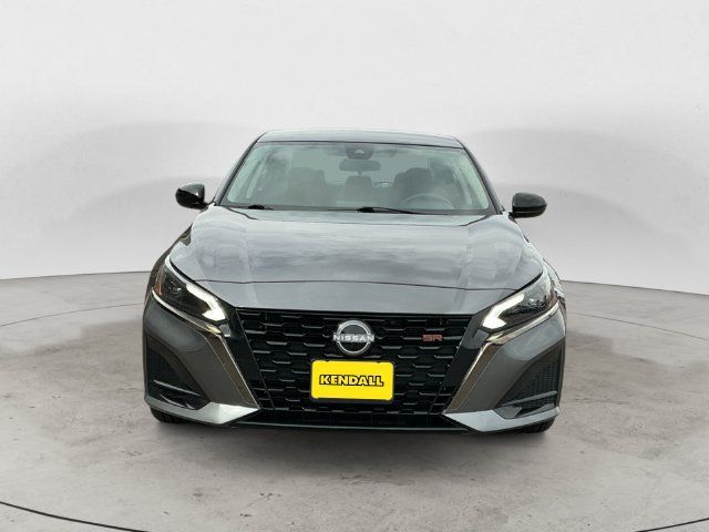 Used 2025 Nissan Altima 2.5 SR AWD/4WD image 2