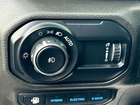 Used 2023 Jeep Wrangler Unlimited w/ Cold Weather Group AWD/4WD image 10