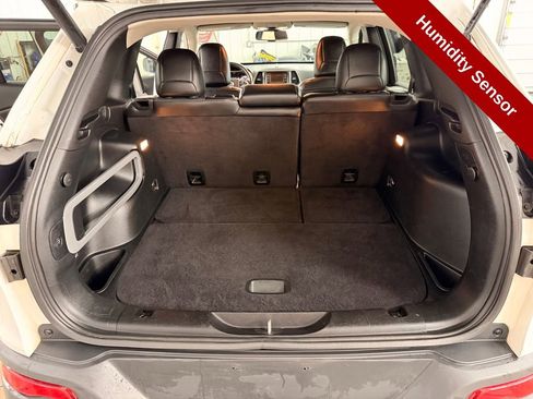 Used 2016 Jeep Cherokee Latitude w/ North All-Season Group image 28