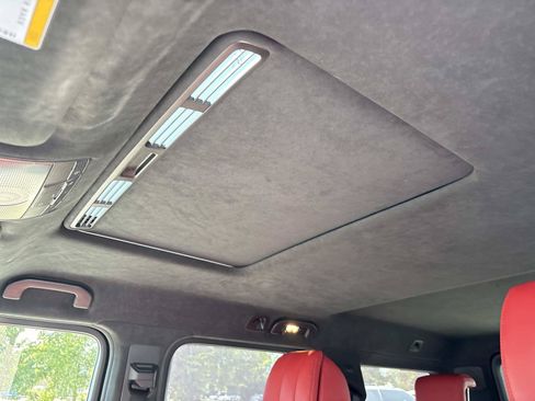 Used 2022 Mercedes-Benz G 550 image 16