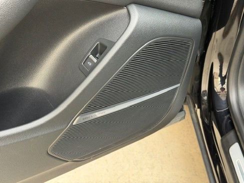 Used 2019 Audi Q8 Premium Plus image 25