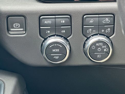 Used 2022 GMC Sierra 1500 SLT w/ SLT Premium Plus Package image 18