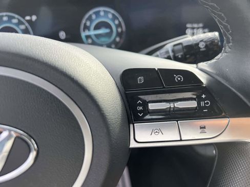 Used 2023 Hyundai Elantra Limited image 24