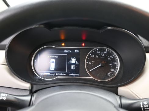 Used 2021 Nissan Versa SV FWD image 18