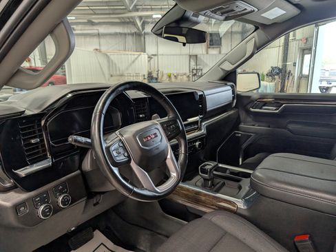 Used 2024 GMC Sierra 1500 Elevation w/ Preferred Package AWD/4WD image 15