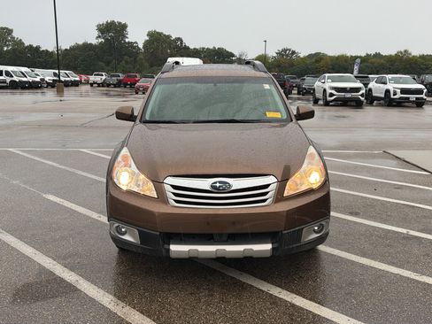 Used 2012 Subaru Outback 2.5i Limited w/ Moonroof Pkg AWD/4WD image 9