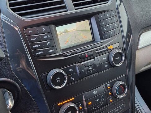 Used 2018 Ford Explorer FWD image 39