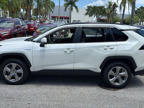 Certified 2021 Toyota RAV4 XLE Premium AWD/4WD image 4