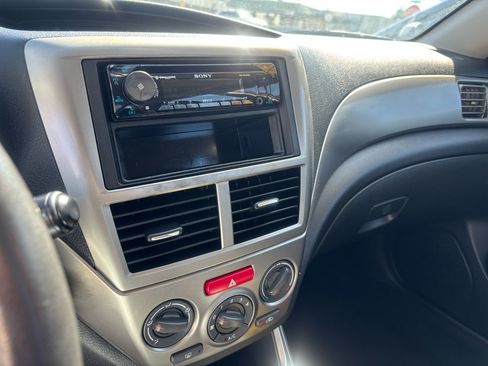 Used 2010 Subaru Impreza 2.5i Premium image 8