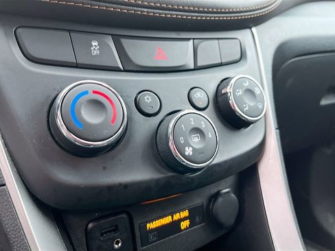 Used 2022 Chevrolet Trax LT w/ Driver Confidence Package image 15