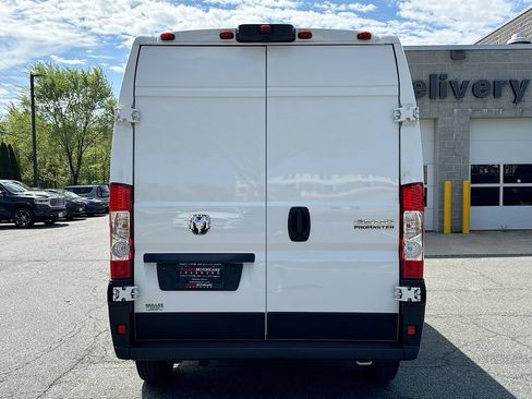 Used 2025 RAM ProMaster 2500 w/ Convenience Group FWD image 6