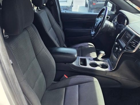 Used 2021 Jeep Grand Cherokee Laredo RWD image 20