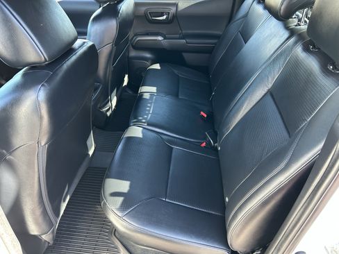 Used 2023 Toyota Tacoma TRD Off-Road w/ TRD Premium Off Road Package image 17