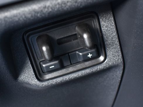 Used 2025 Ford Expedition Max Active AWD/4WD image 28