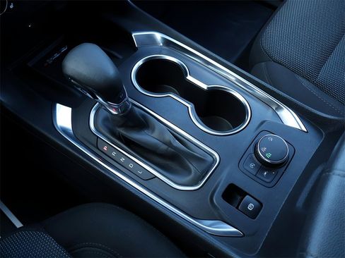 Used 2023 Chevrolet Traverse LT image 28