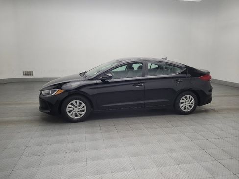 Used 2017 Hyundai Elantra SE image 2