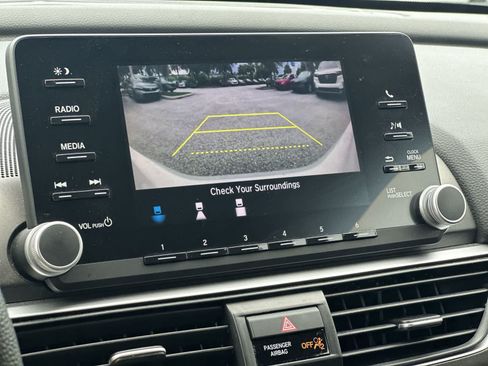 Used 2019 Honda Accord Hybrid image 19