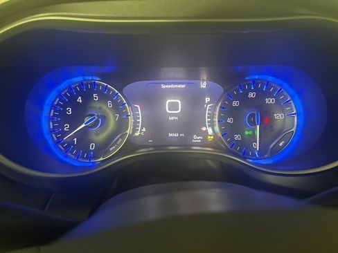 Used 2024 Chrysler Pacifica Touring-L image 34