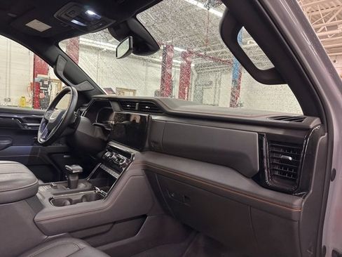 Used 2024 GMC Sierra 1500 AT4 w/ AT4 Premium Package image 15