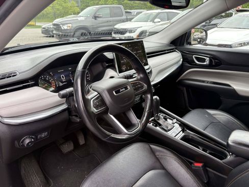 Used 2022 Jeep Compass Limited AWD/4WD image 13