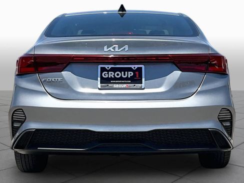 Used 2024 Kia Forte LXS FWD image 5