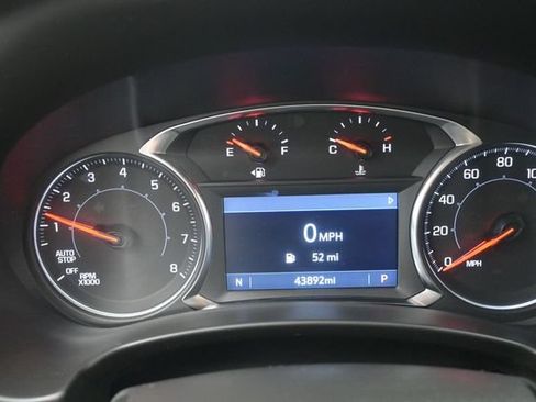 Used 2023 GMC Terrain SLT FWD image 9