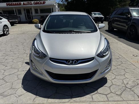 Used 2015 Hyundai Elantra SE w/ Option Group 02 FWD image 19