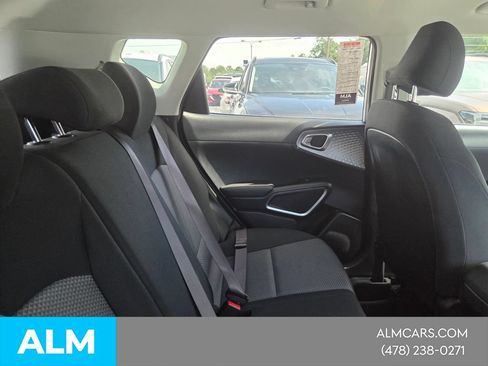 Used 2025 Kia Soul LX w/ LX Technology Package FWD image 16