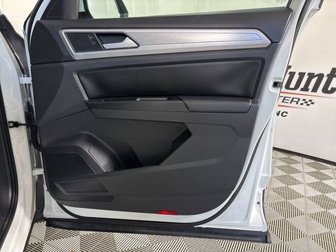 Used 2019 Volkswagen Atlas SE w/ Towing Package image 25