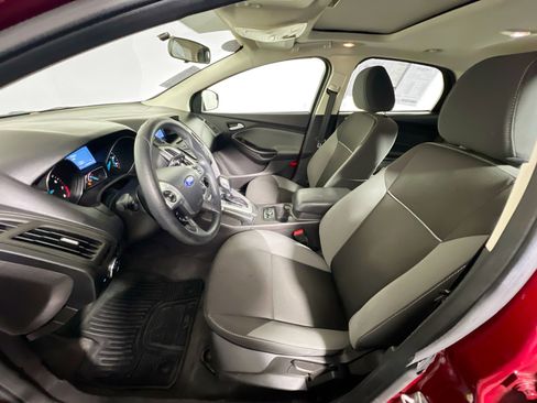 Used 2014 Ford Focus SE w/ SE Winter Package image 14