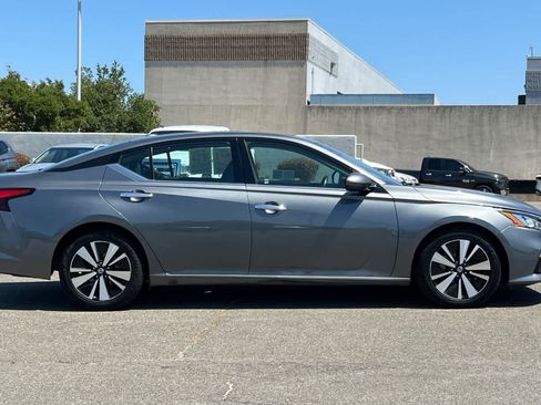 Used 2019 Nissan Altima 2.5 SL FWD image 6