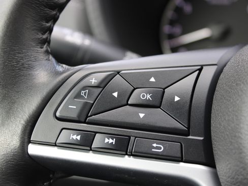 Certified 2021 Nissan Sentra SV image 23