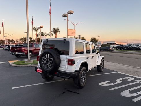 Used 2025 Jeep Wrangler Sahara image 4