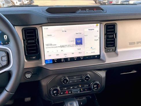 New 2025 Ford Bronco Outer Banks image 6