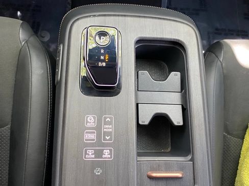Used 2023 Nissan Ariya FWD image 24