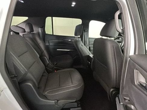 Used 2025 Chevrolet Traverse LT AWD/4WD image 30