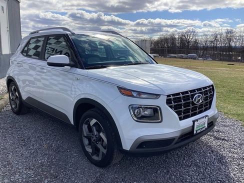 Used 2022 Hyundai Venue SEL w/ Cargo Package image 4
