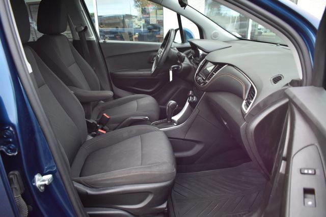 Used 2019 Chevrolet Trax LT AWD/4WD image 37