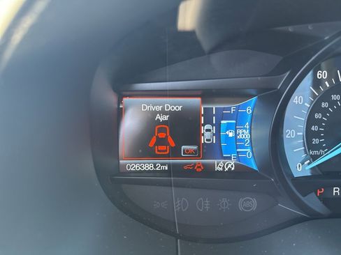 Used 2022 Ford Edge SE image 25