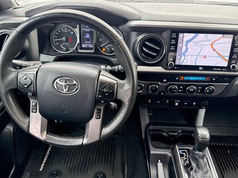 Used 2020 Toyota Tacoma TRD Off-Road image 14