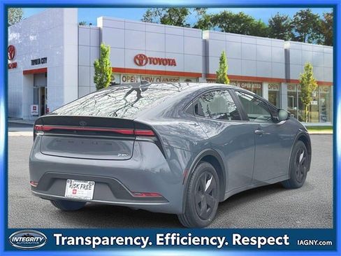 Certified 2024 Toyota Prius LE image 6
