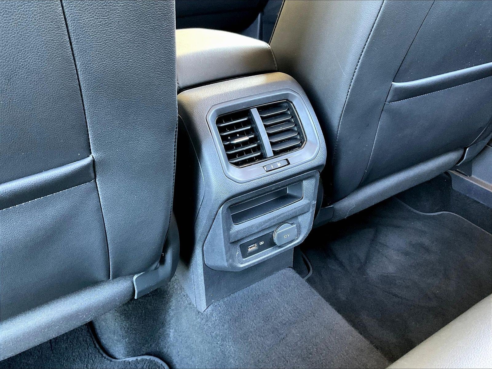 Used 2019 Volkswagen Tiguan SE w/ Panoramic Sunroof Package FWD image 10