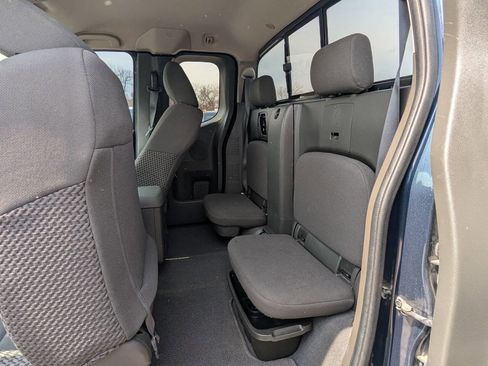 Used 2019 Nissan Frontier SV image 14