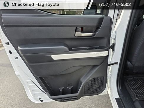 Used 2024 Toyota Tacoma TRD Off-Road image 39