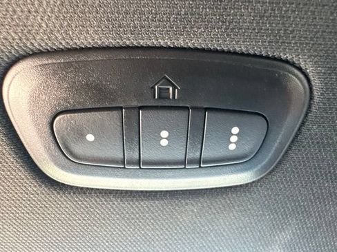 Used 2023 RAM 1500 Laramie AWD/4WD image 38