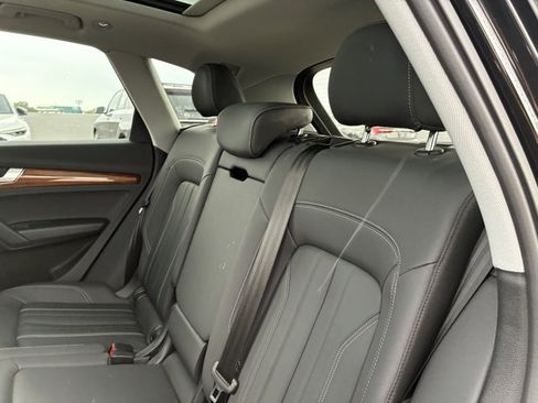 Used 2023 Audi Q5 2.0T Premium w/ Convenience Package AWD/4WD image 14